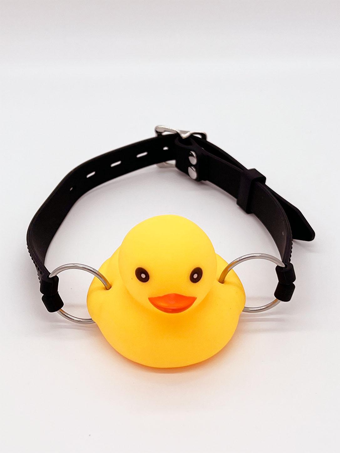 LOCKING SILICONE RUBBBER DUCKY GAG - FullKit.com